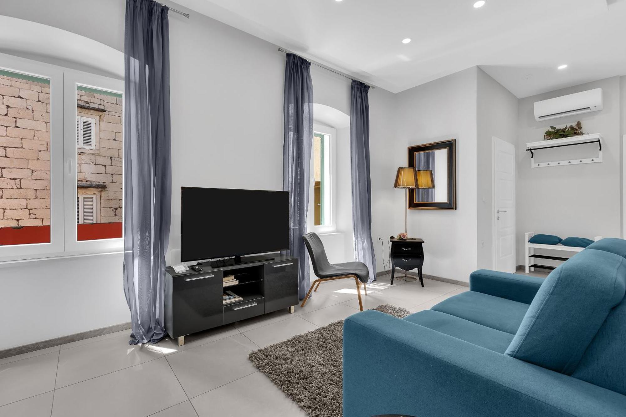 City Center Apartment Dvor Kalalarga Макарска Экстерьер фото