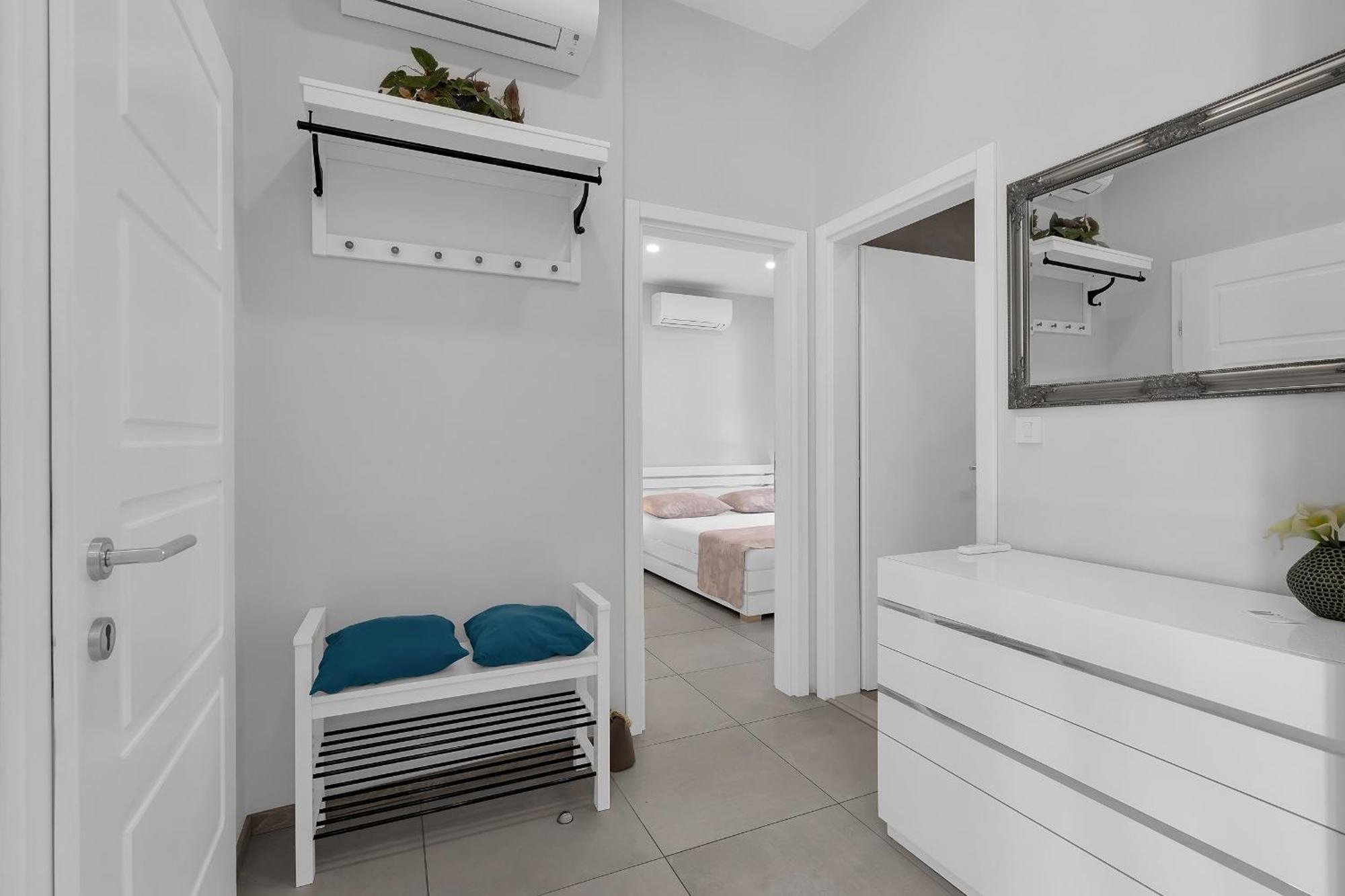 City Center Apartment Dvor Kalalarga Макарска Экстерьер фото