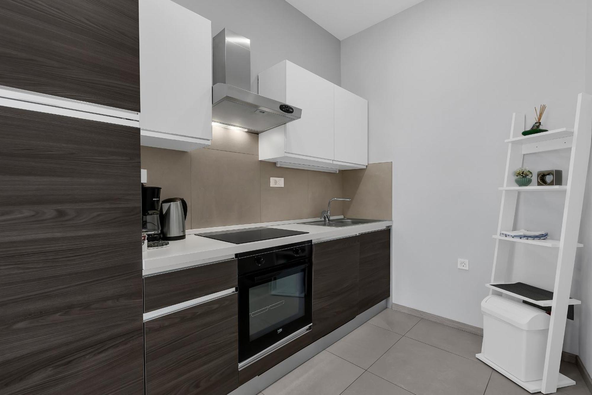 City Center Apartment Dvor Kalalarga Макарска Экстерьер фото