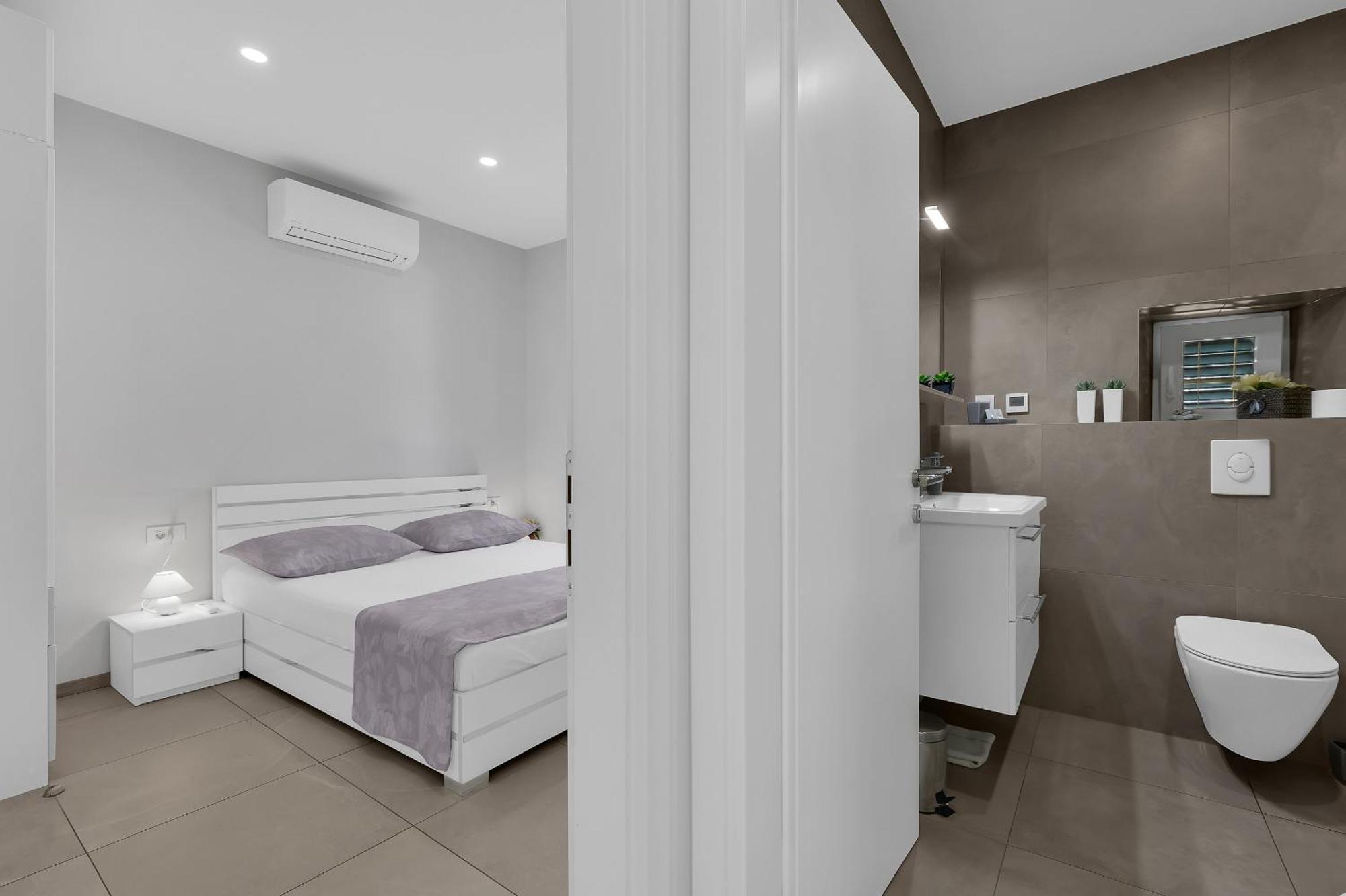 City Center Apartment Dvor Kalalarga Макарска Экстерьер фото